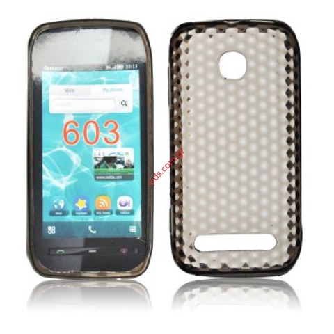 Πλαστική διάφανη ημίσκληρη θήκη Nokia 603 σε μαύρο χρώμα Πλαστική διάφανη ημίσκληρη θήκη Nokia 603 σε μαύρο χρώμα